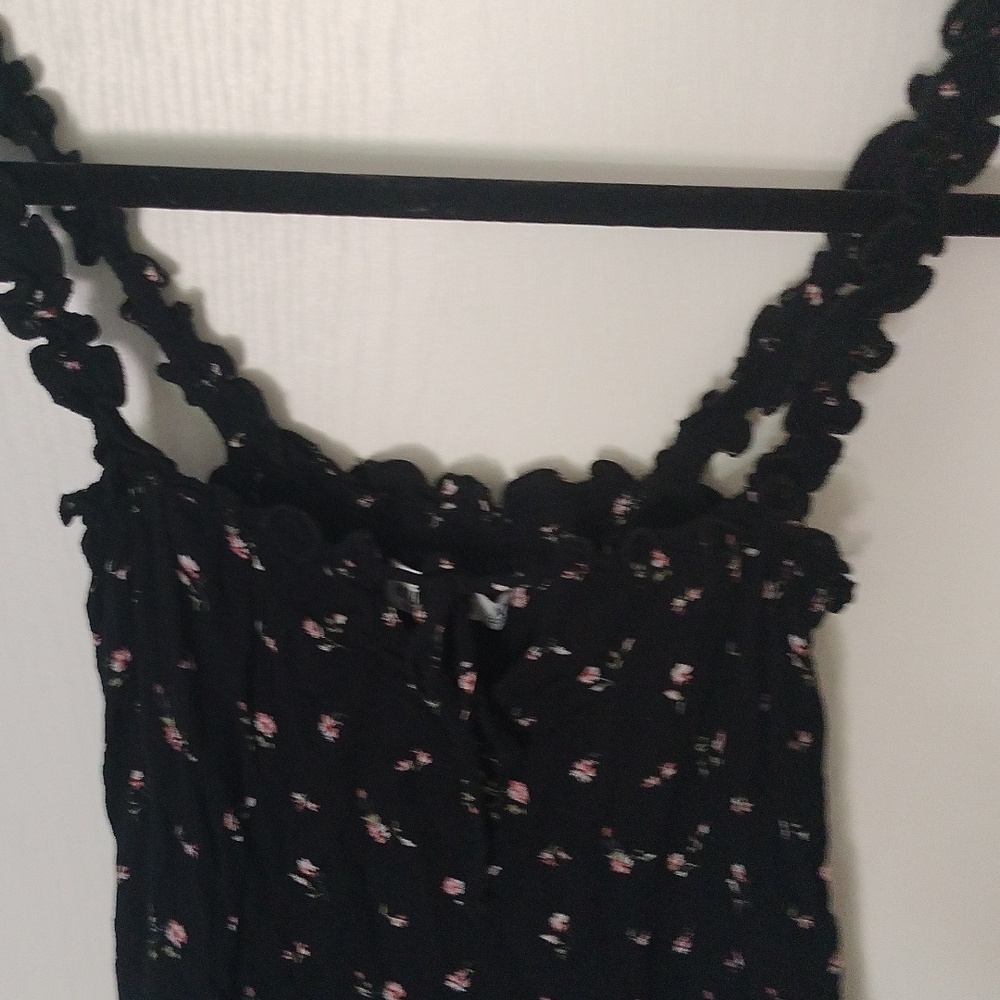 HOLLISTER CA Black Viscose Floral Top XS